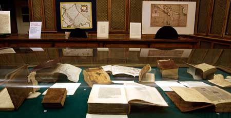 Esposizione di libri e manoscritti medioevali abruzzesi alla Biblioteca Nazionale di Napoli
